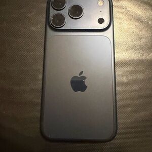 Apple iPhone 17 pro blue